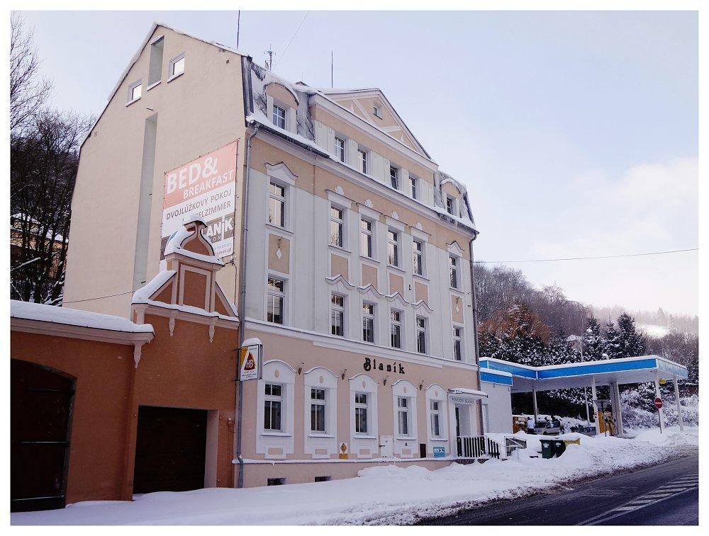 Blanik Hotel Яхимов Екстериор снимка